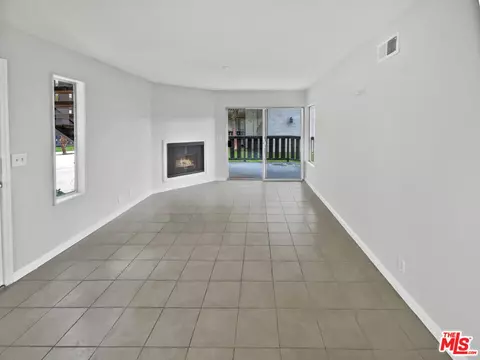 Living - 1925 W Houston Ave #3, Fullerton, CA 92833 photo 2 of 3
