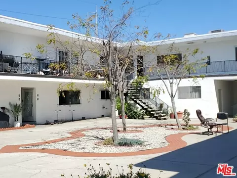 221 W Buckthorn St #18, Inglewood, CA 90301