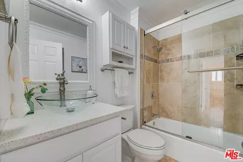 Bath - 2138 E 1st St #6, Long Beach, CA 90803 photo 2 of 2