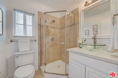 Bath - 2138 E 1st St #6, Long Beach, CA 90803 photo 1 of 2