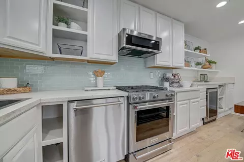Kitchen - 2138 E 1st St #6, Long Beach, CA 90803 photo 3 of 3