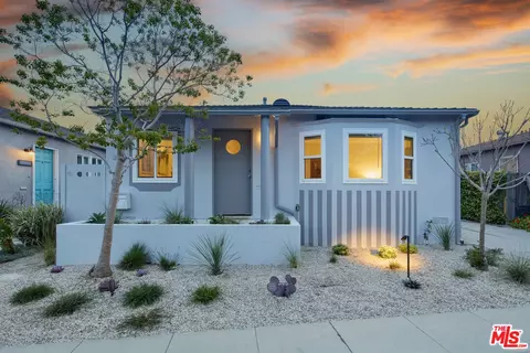 237 6th Ave, Venice, CA 90291