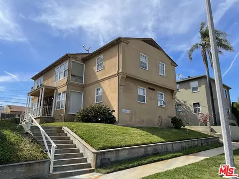 8253 Crenshaw Dr, Inglewood, CA 90305