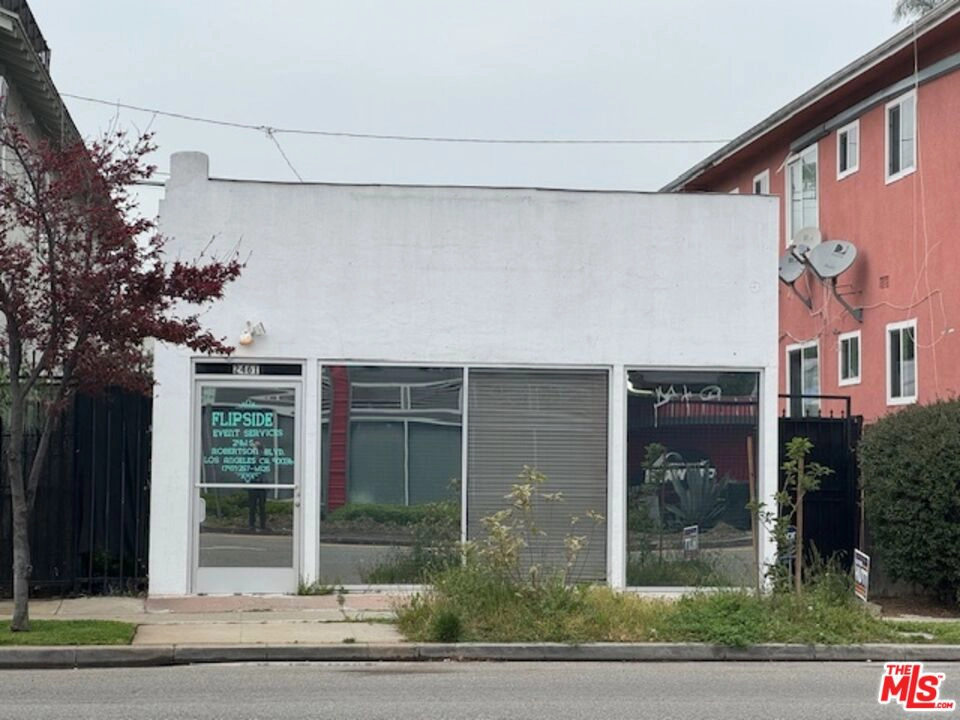 2461 S Robertson Blvd