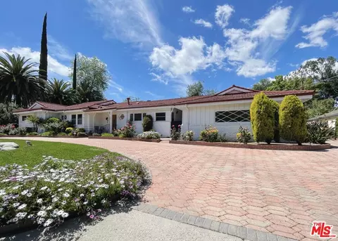 6101 Fenwood Ave, Woodland Hills, CA 91367