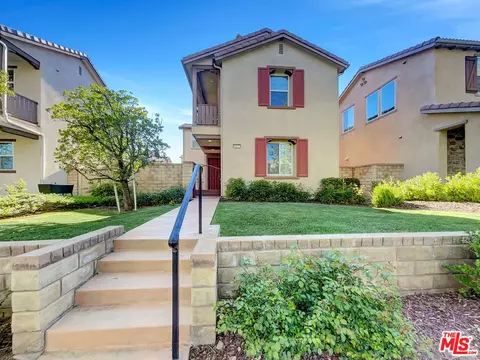 28377 Vista Del Rio Dr, Valencia, CA 91354