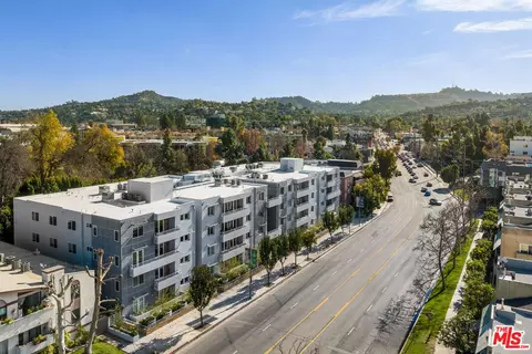 4240 Laurel Canyon Blvd #304, Studio City, CA 91604