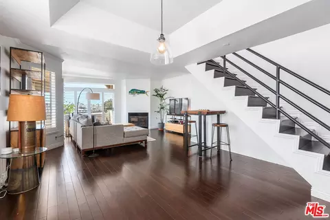 1914 Selby Ave #401, Los Angeles, CA 90025