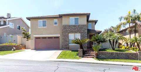 650 Edgewater Dr, San Marcos, CA 92078