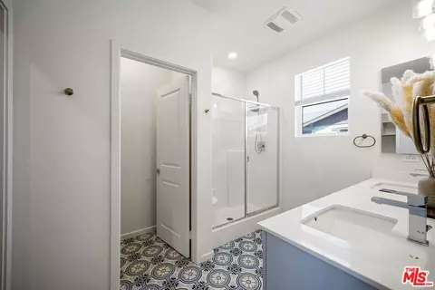 Bath - 11761 Hadley St, Whittier, CA 90601 photo 4 of 6