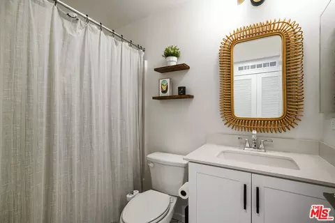 Bath - 11761 Hadley St, Whittier, CA 90601 photo 2 of 6