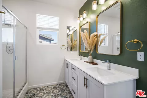 Bath - 11761 Hadley St, Whittier, CA 90601 photo 3 of 6