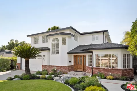 709 Rim Rd, Pasadena, CA 91107