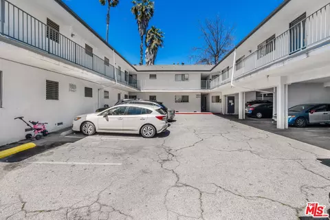15456 Vanowen St, Van Nuys, CA 91406 photo 4