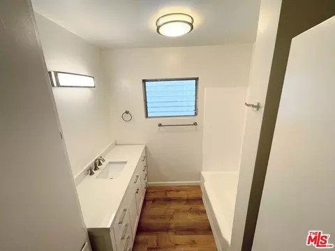 15456 Vanowen St, Van Nuys, CA 91406 photo 9