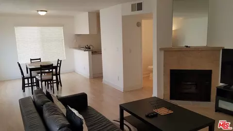 7035 Woodley Ave #120, Van Nuys, CA 91406