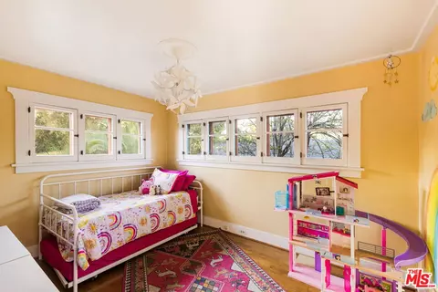 Bedroom - 999 N Hill Ave, Pasadena, CA 91104 photo 4 of 5