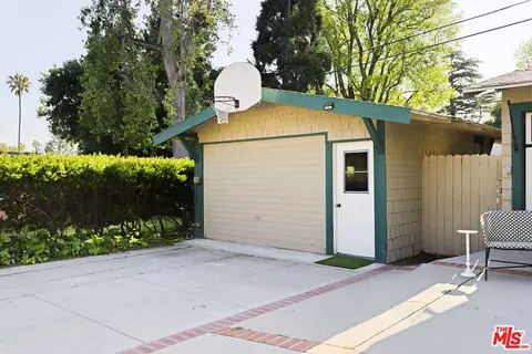Exterior - 999 N Hill Ave, Pasadena, CA 91104 photo 6 of 13