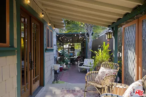 Exterior - 999 N Hill Ave, Pasadena, CA 91104 photo 4 of 13