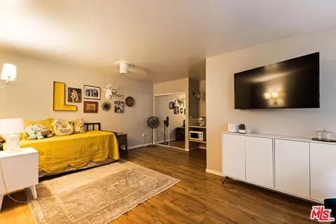 Living - 999 N Hill Ave, Pasadena, CA 91104 photo 3 of 3