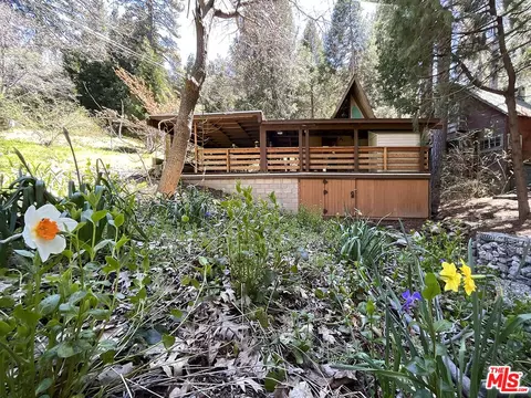 Exterior - 620 Pyramid Dr, Crestline, CA 92325 photo 2 of 9