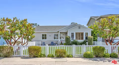 7816 Westlawn Ave, Los Angeles, CA 90045