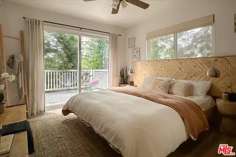 Bedroom - 27975 St Bernard Ln, Lake Arrowhead, CA 92352 photo 1 of 10