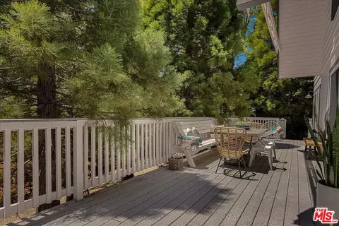 Exterior - 27975 St Bernard Ln, Lake Arrowhead, CA 92352 photo 3 of 8