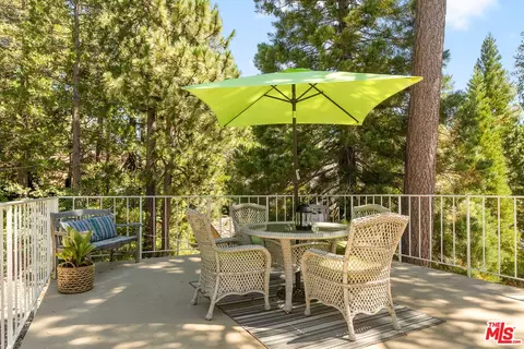 Exterior - 27975 St Bernard Ln, Lake Arrowhead, CA 92352 photo 4 of 8