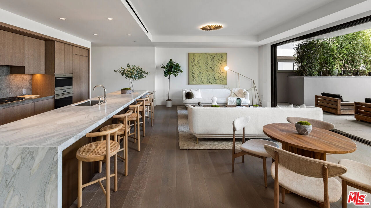 8420 Sunset Blvd Unit 703  