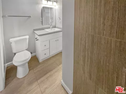 Bath - 3609 E Allington St, Long Beach, CA 90805 photo 3 of 6