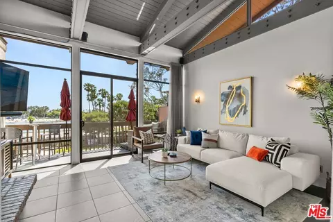 5322 Marina Pacifica S Dr #KEY 18, Long Beach, CA 90803