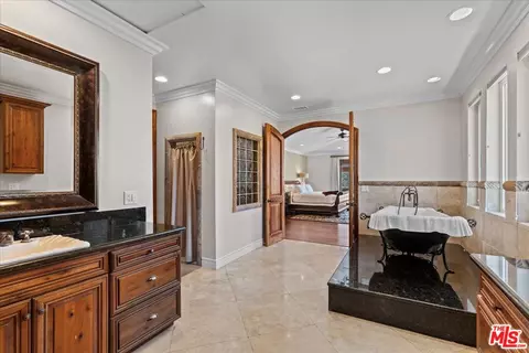 Bath - 8290 Overview Ct, Yucaipa, CA 92399 photo 2 of 2