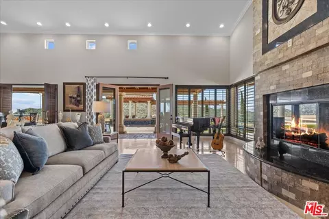 Living - 8290 Overview Ct, Yucaipa, CA 92399 photo 2 of 3
