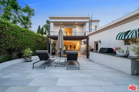 2822 Motor Ave, Los Angeles, CA 90064