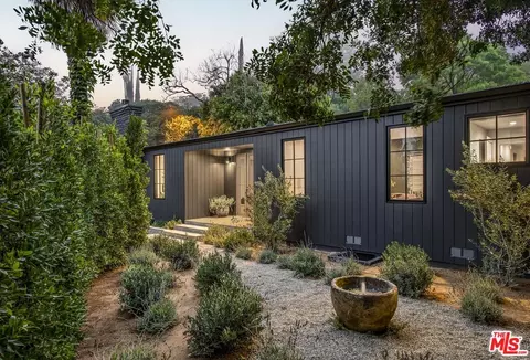 3378 Canton Ln, Studio City, CA 91604