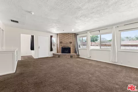 44025 Date Ave, Lancaster, CA 93534