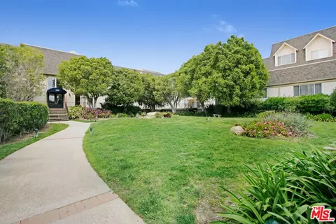 2385 Roscomare Rd #E15, Los Angeles, CA 90077