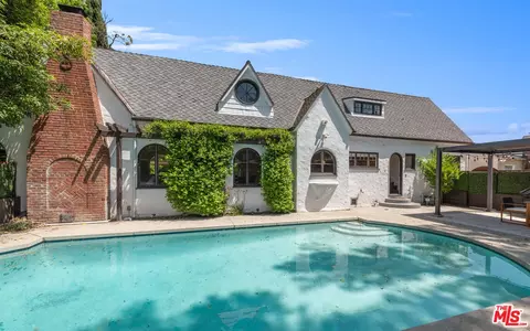 10816 Whipple St, Toluca Lake, CA 91602