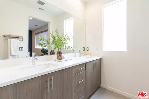 Bath - 13153 Victory Blvd, Van Nuys, CA 91401 photo 2 of 5