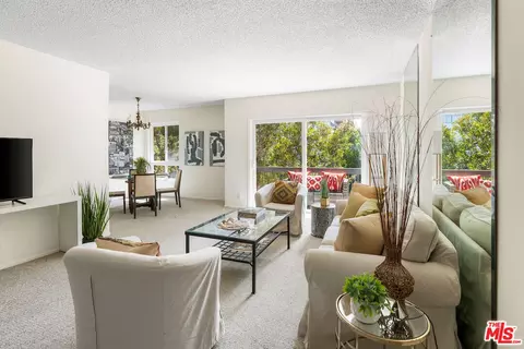 1262 S Barrington Ave #302, Los Angeles, CA 90025