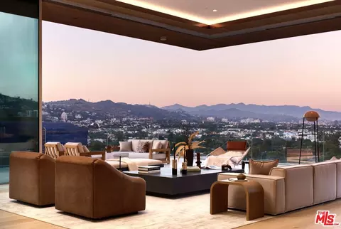 8899 Beverly Blvd #PHE, West Hollywood, CA 90048