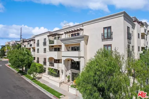 11863 Darlington Ave #PH404, Los Angeles, CA 90049