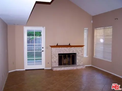 Living - 1873 Suntree Ln, Simi Valley, CA 93063 photo 1 of 3