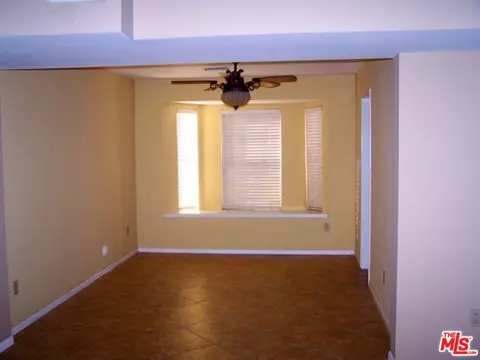 Living - 1873 Suntree Ln, Simi Valley, CA 93063 photo 2 of 3