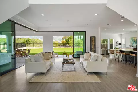 10615 Wood Briar Ct, Chatsworth, CA 91311