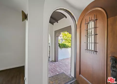 Entry Way - 6436 W 5th St, Los Angeles, CA 90048 photo 1 of 3