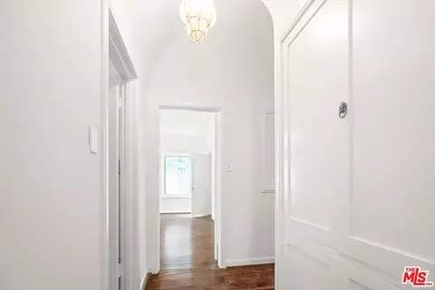 Entry Way - 6436 W 5th St, Los Angeles, CA 90048 photo 2 of 3