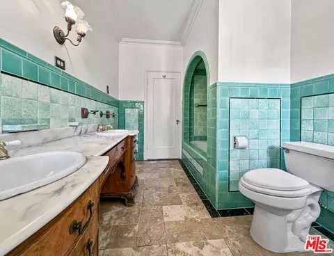 Bath - 6436 W 5th St, Los Angeles, CA 90048 photo 5 of 6