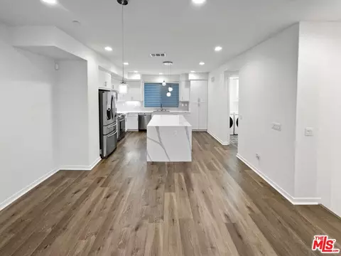 13205 Victory Blvd, Van Nuys, CA 91401 photo 11